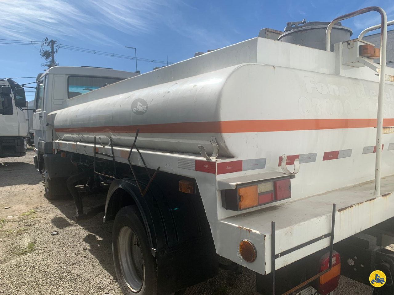 CARROCERIA SOBRE CHASSI  CAMINHAO 3/4 TANQUE AÇO Mugen Caminhões GUARULHOS SÃO PAULO SP